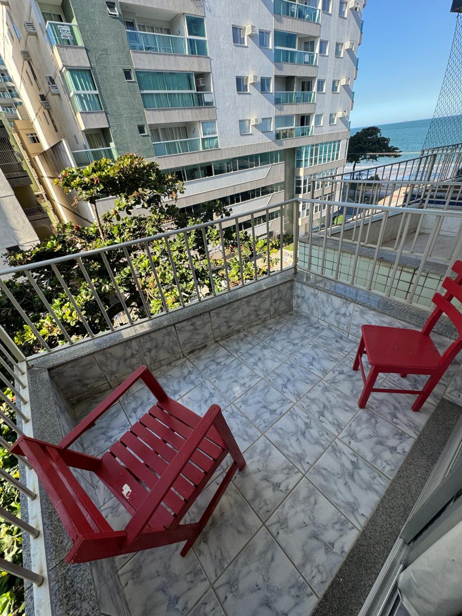 Apartamento Vista Mar: Beachfront 2-Bedroom with Elevator and Wi-Fi Guarapari Exterior photo